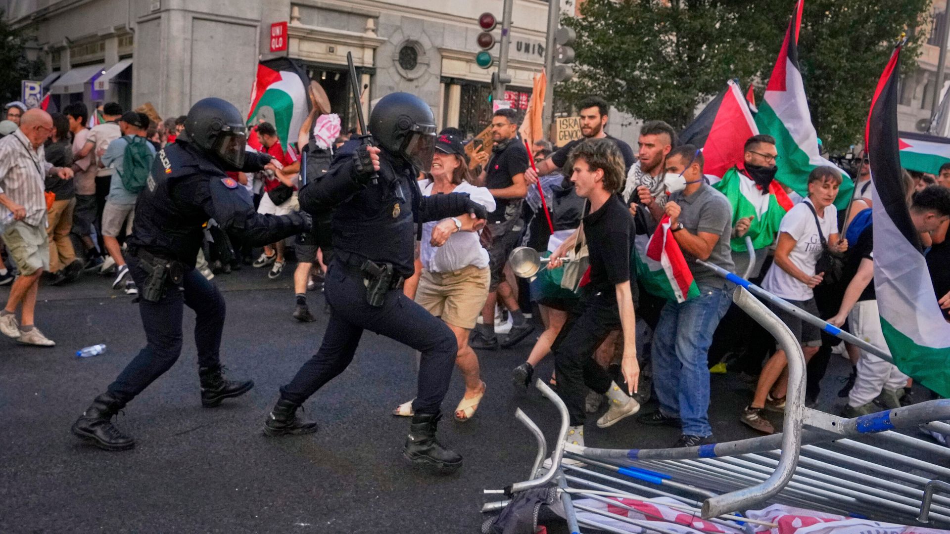 spanish-vuelta-finale-cancelled-as-police-clash-with-pro-palestinian-protesters-in-madrid