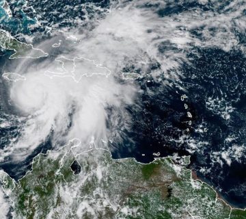 jamaica-braces-as-hurricane-melissa-‘rapidly-intensifies’