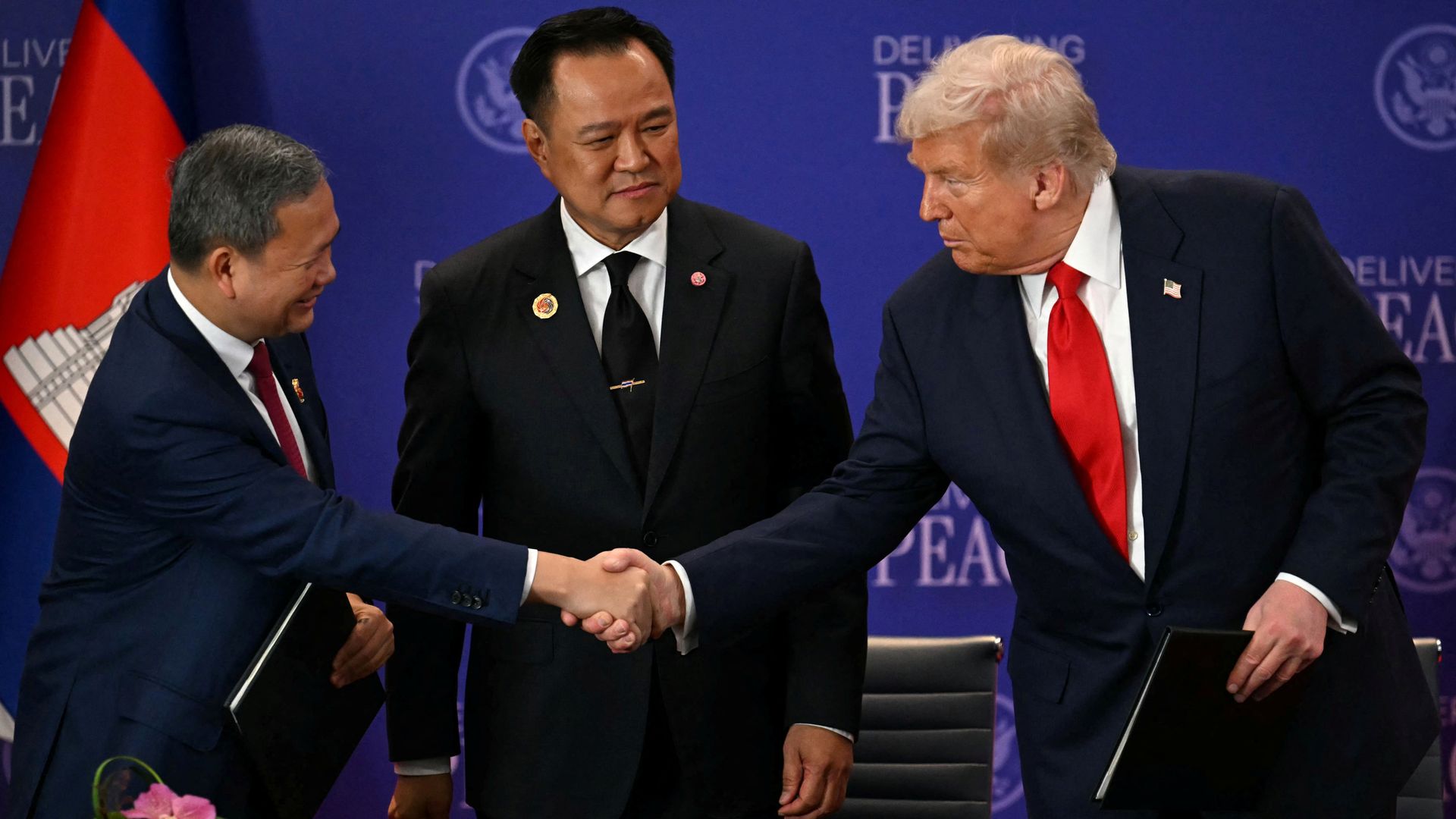 trump-oversees-signing-of-‘historic’-thailand-cambodia-ceasefire-deal