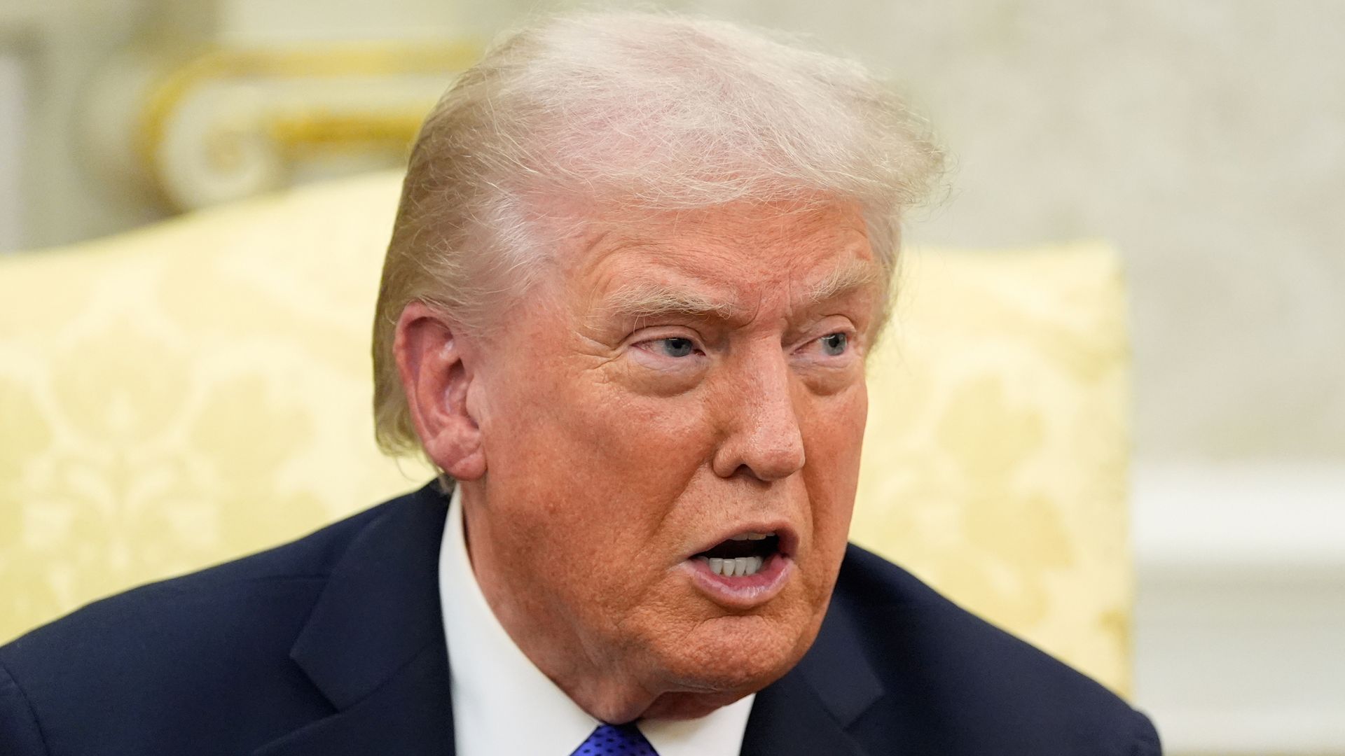 trump-raises-tariffs-on-canada-by-10%-in-response-to-reagan-advert