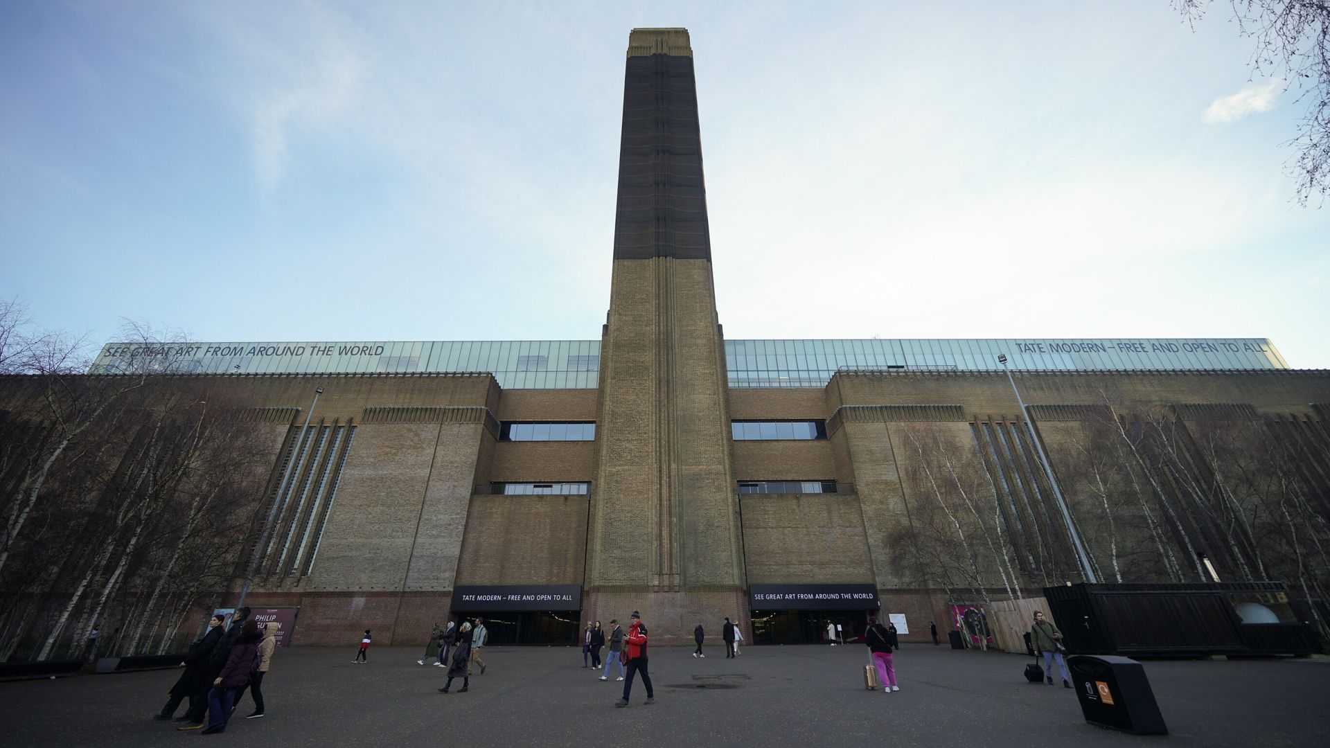 family-of-boy-thrown-from-tate-modern-says-he’s-‘running,-jumping-and-swimming’