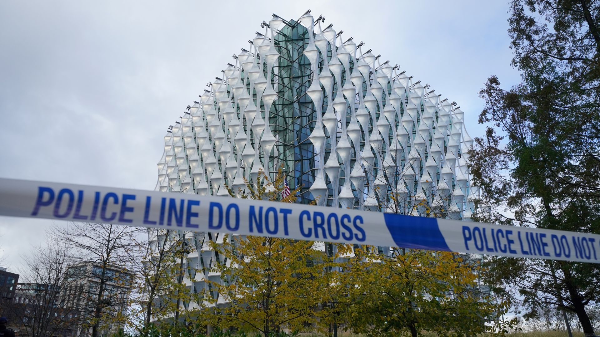 us-embassy-bomb-threat-device-was-‘graffiti-art’,-court-hears