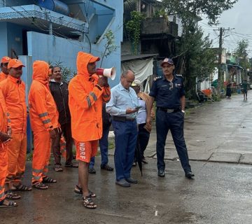 cyclone-montha-approaches-india-–-with-schools-closed-and-thousands-evacuated