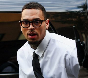 chris-brown-can-return-to-us-after-bail-conditions-changed