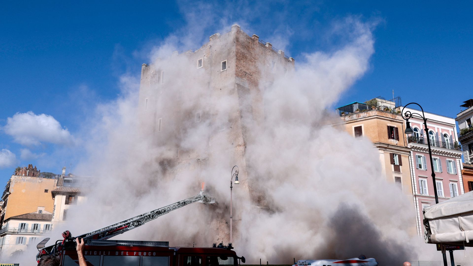 worker-trapped-after-medieval-tower-collapses-during-renovation-work-in-european-capital