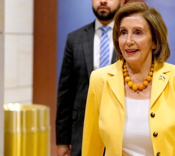 nancy-pelosi,-the-first-woman-in-speaker’s-office,-to-stand-down-after-40-years-in-us-congress