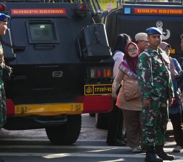 scores-injured-after-multiple-explosions-hit-mosque-in-indonesia