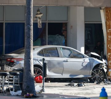 four-killed-and-11-injured-after-car-fleeing-police-smashes-into-florida-bar