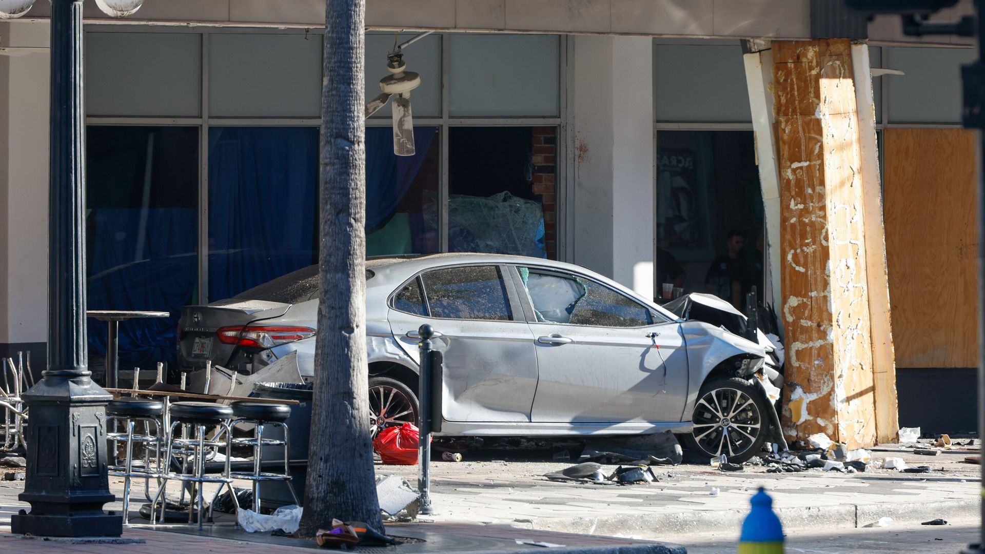 four-killed-and-11-injured-after-car-fleeing-police-smashes-into-florida-bar