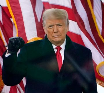 ‘very-dishonest-people’:-it-didn’t-take-long-for-donald-trump-to-react-to-the-bbc-resignations