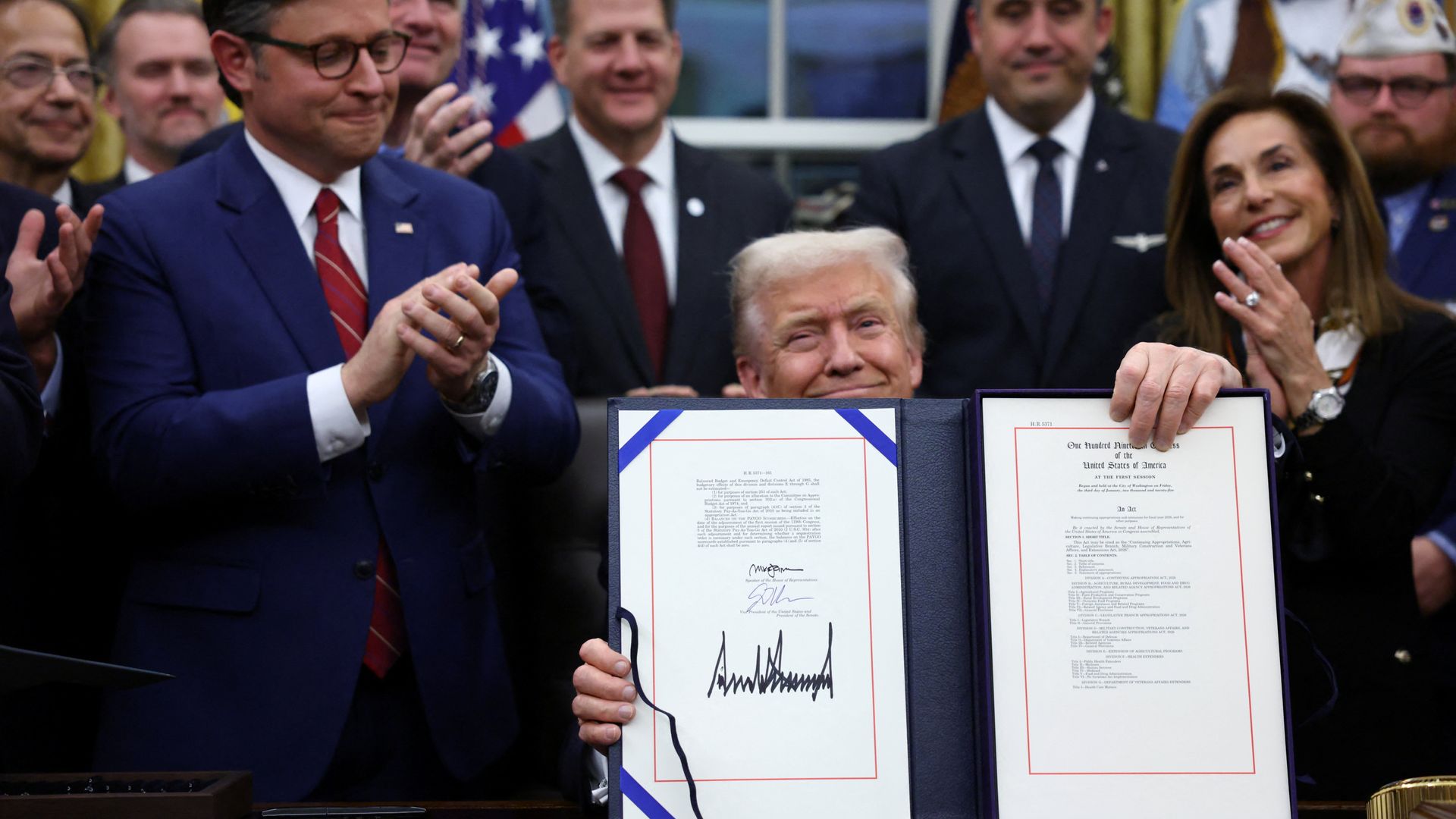 trump-signs-bill-to-end-shutdown-–-but-doesn’t-take-questions-after-epstein-files-released