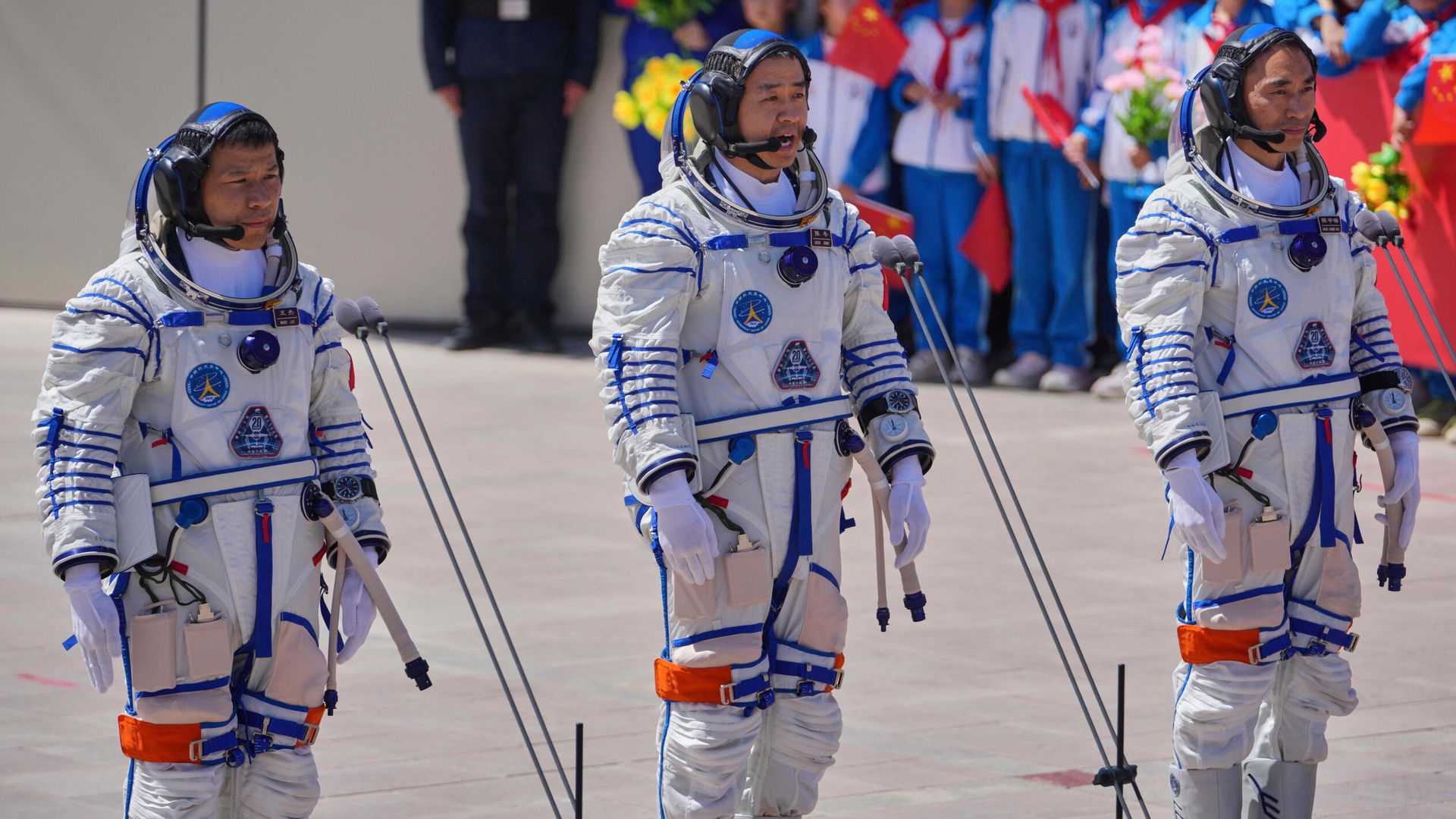 stranded-chinese-astronauts-return-to-earth-after-space-capsule-damaged