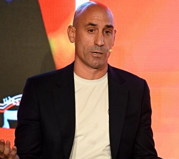 former-spanish-football-boss-pelted-with-eggs-by-own-uncle