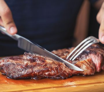 a-us-pilot-is-believed-to-be-the-first-to-have-died-from-a-meat-allergy-linked-to-tick-bites