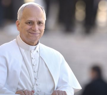 pope-leo-meets-with-film-stars-and-directors-at-vatican