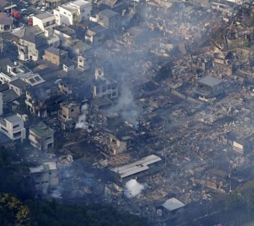 one-killed-and-170-homes-damaged-or-destroyed-as-fire-burns-in-japan