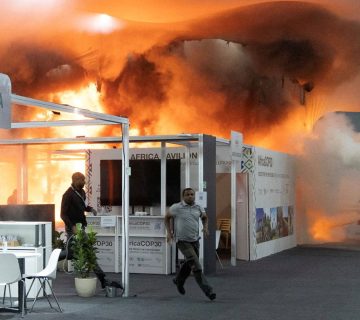 fire-disrupts-last-minute-efforts-to-strike-global-deal-at-cop30