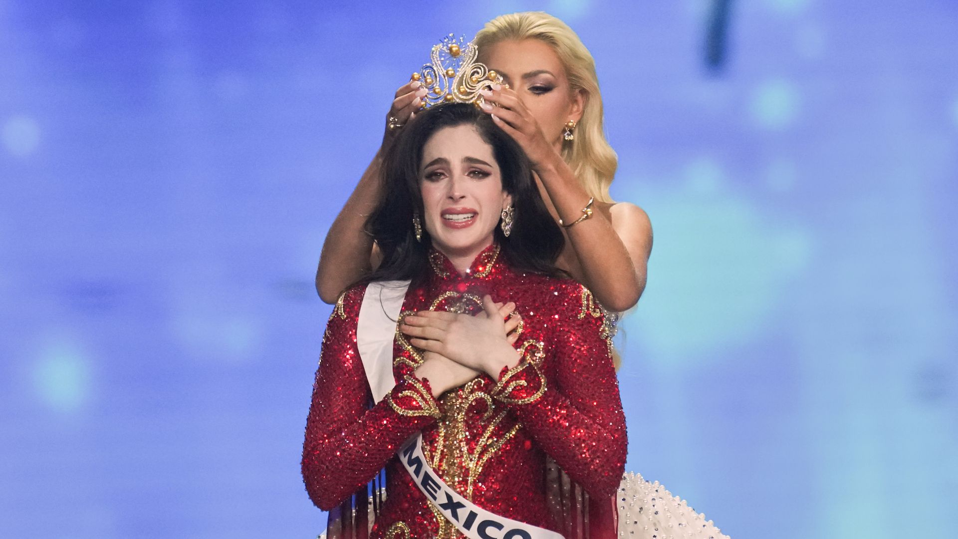 miss-mexico-crowned-miss-universe-2025-after-walkout