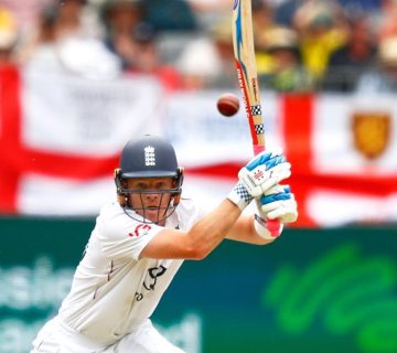 the-ashes:-day-two-–-latest-from-perth-as-australia-and-england-clash-in-first-test