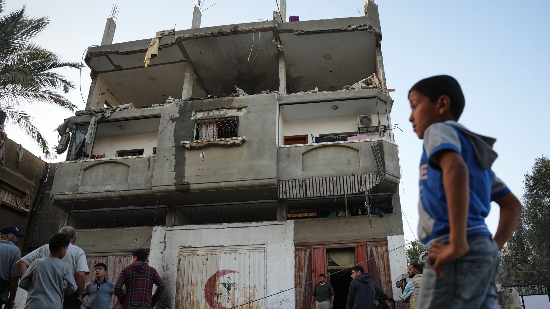 israel-launches-strikes-on-gaza-in-further-test-of-fragile-ceasefire