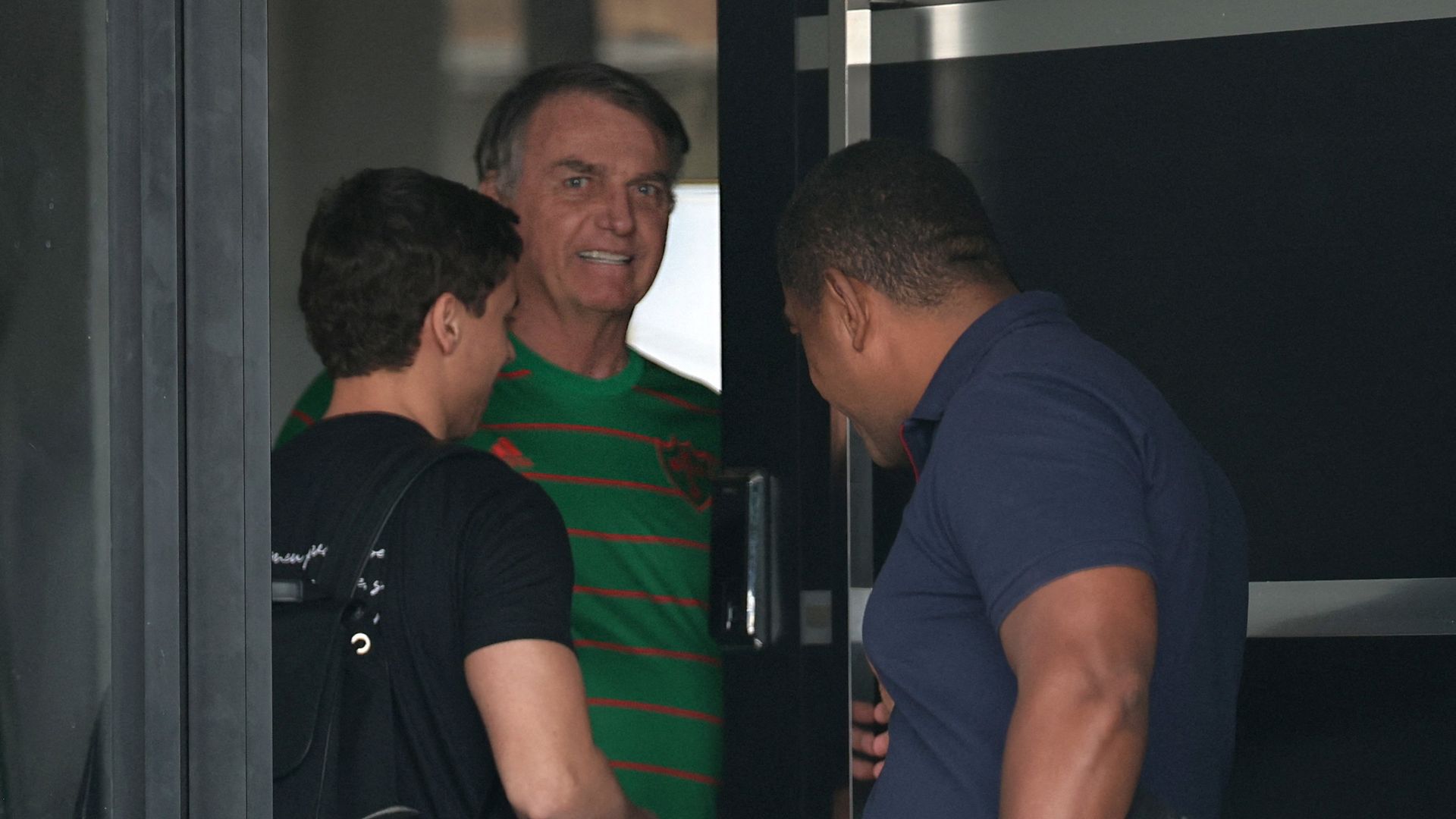 ex-brazil-president-‘tried-to-open-ankle-monitor’-with-soldering-iron-in-‘escape-attempt’