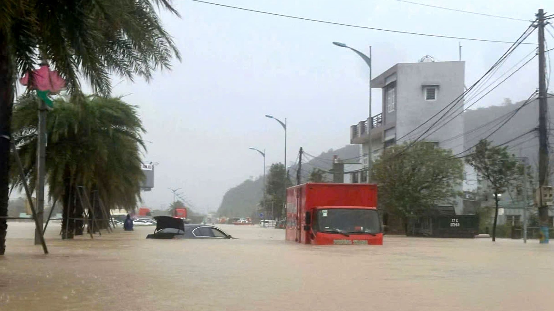 55-dead-in-vietnam-after-torrential-rain-triggers-flooding-and-landslides