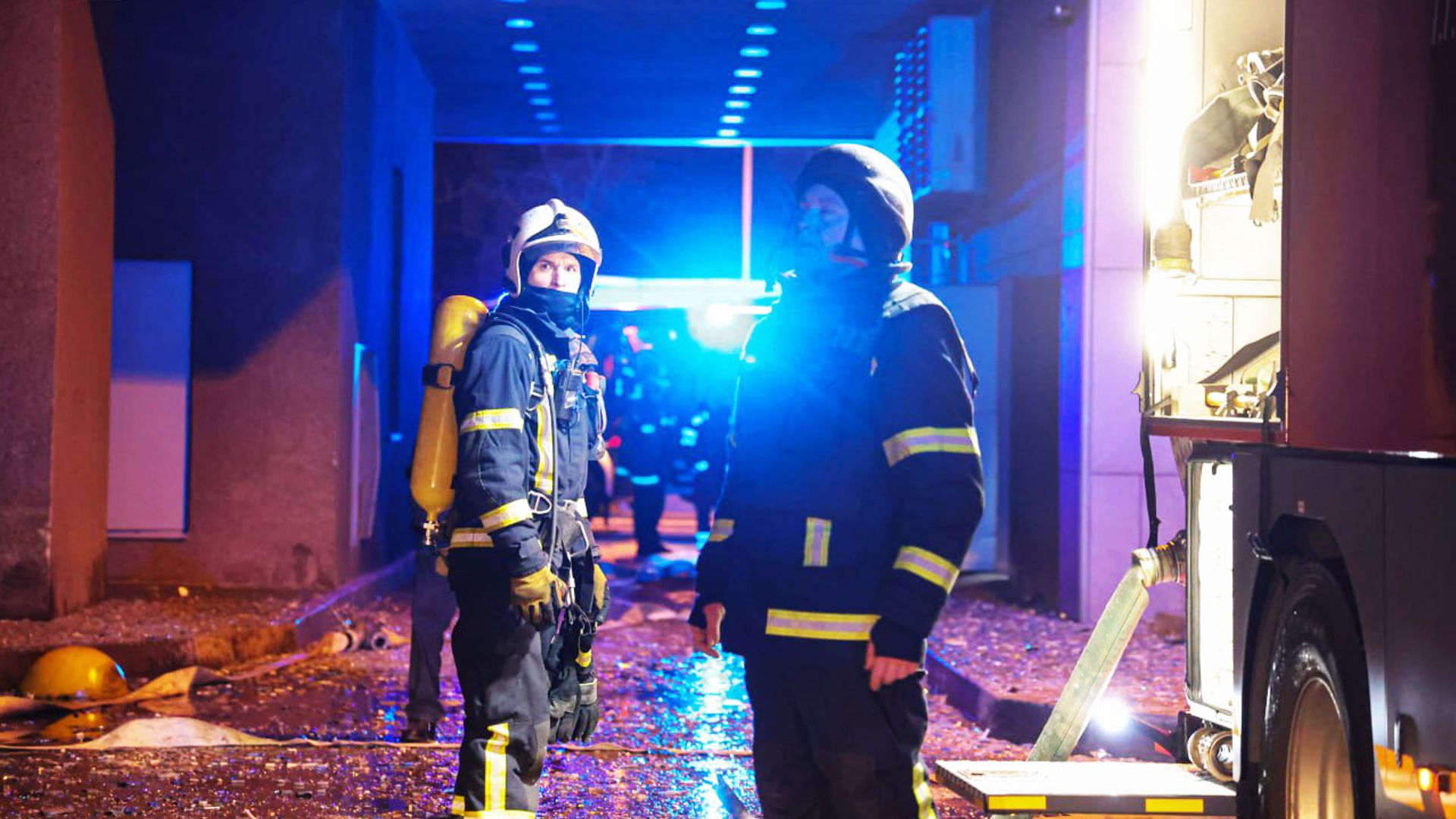 overnight-attacks-in-russia-and-ukraine-as-zelenskyy-eyes-talks-with-trump-over-peace-plan