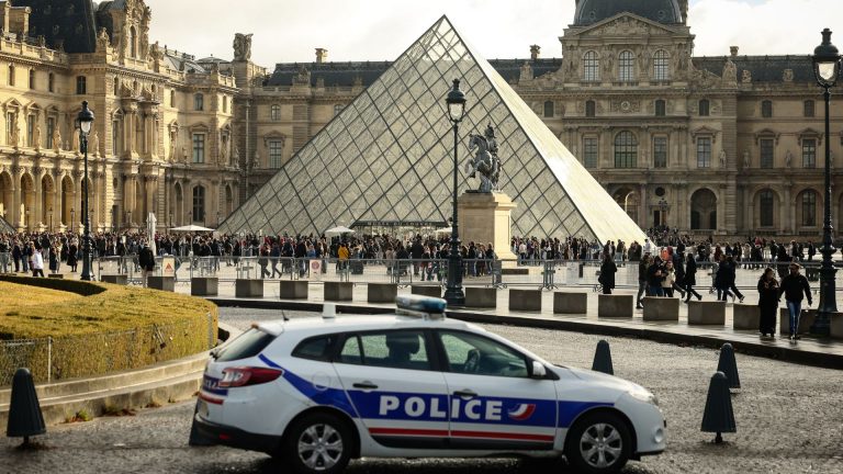 four-more-arrests-made-over-louvre-heist-as-£76m-haul-remains-missing