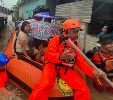 at-least-17-dead-after-landslides-and-flash-floods-in-sumatra,-indonesia