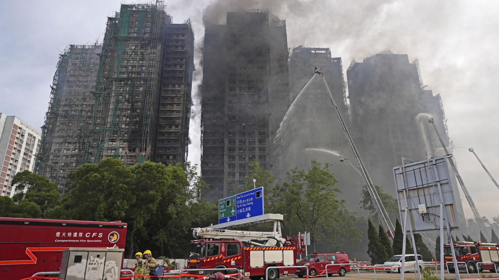police-make-arrests-over-huge-hong-kong-flats-fire-–-with-dozens-killed-and-more-still-missing